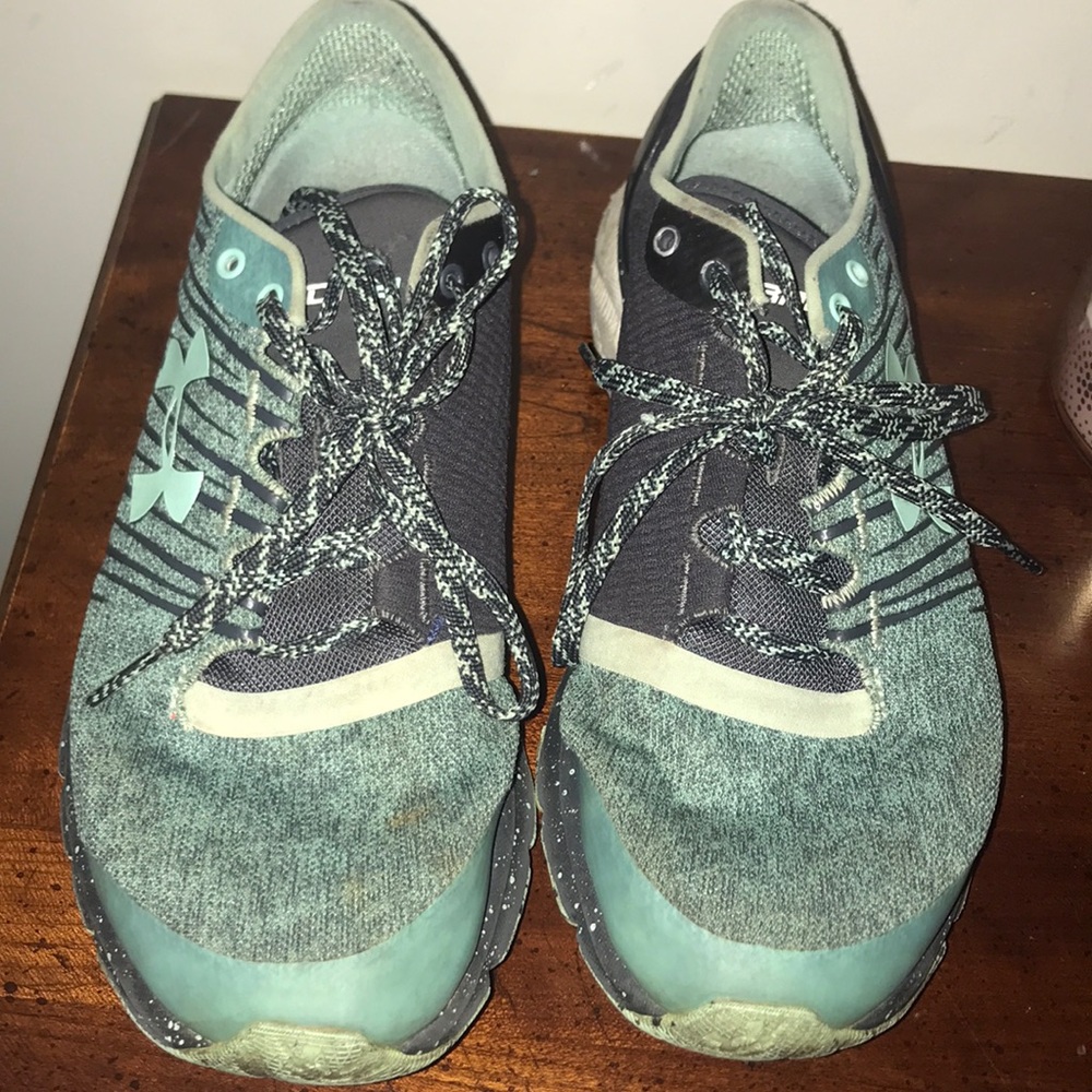 Under Armor tennis shoes